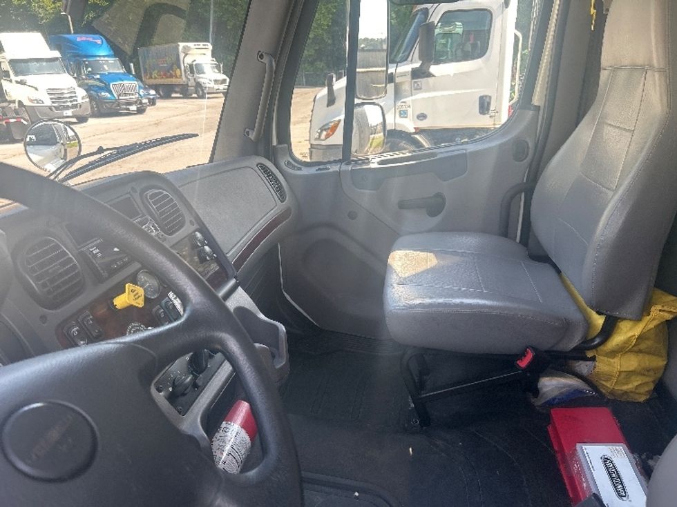 Medium Duty Box Truck-Light and Medium Duty Trucks-Freightliner-2021-M2-Cleveland-TN-306,234\n\t\tmiles-$ 38,250 - Image 18