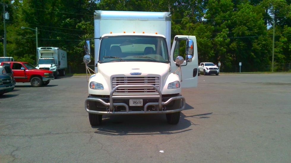 Medium Duty Box Truck-Light and Medium Duty Trucks-Freightliner-2021-M2-Cleveland-TN-306,234\n\t\tmiles-$ 38,250 - Image 2