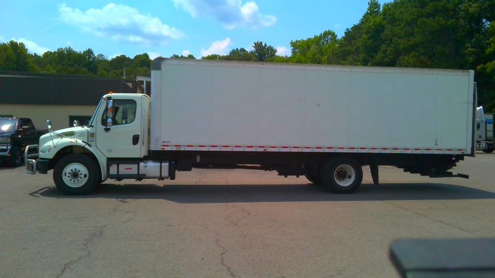 Medium Duty Box Truck-Light and Medium Duty Trucks-Freightliner-2021-M2-Cleveland-TN-306,234\n\t\tmiles-$ 38,250 - Image 4