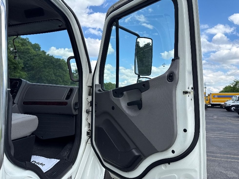 Medium Duty Box Truck-Light and Medium Duty Trucks-Freightliner-2021-M2-Cleveland-TN-309,709\n\t\tmiles-$ 26,500 - Image 20