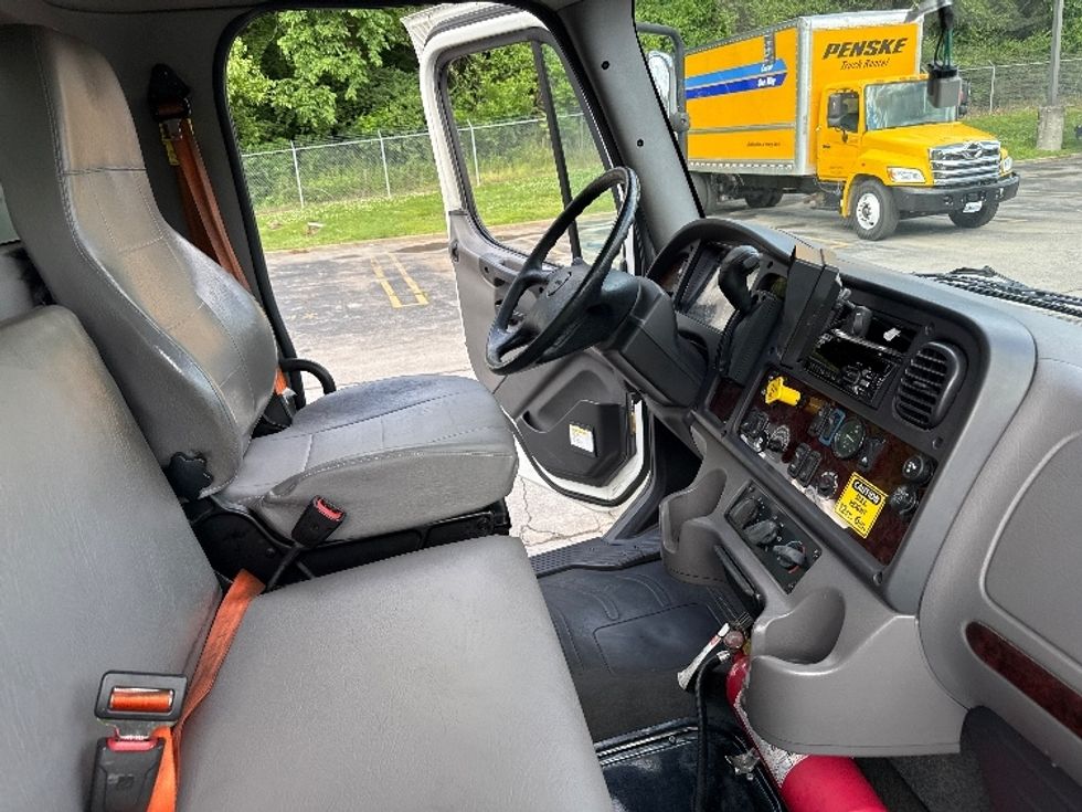 Medium Duty Box Truck-Light and Medium Duty Trucks-Freightliner-2021-M2-Cleveland-TN-309,709\n\t\tmiles-$ 26,500 - Image 22