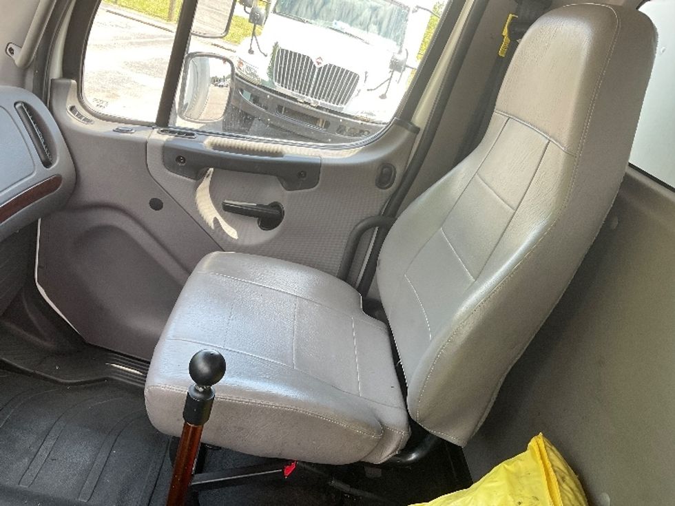 Medium Duty Box Truck-Light and Medium Duty Trucks-Freightliner-2021-M2-Cleveland-TN-369,010\n\t\tmiles-$ 24,000 - Image 19