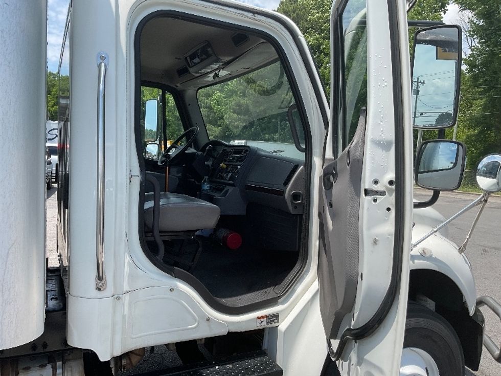 Medium Duty Box Truck-Light and Medium Duty Trucks-Freightliner-2021-M2-Cleveland-TN-369,010\n\t\tmiles-$ 24,000 - Image 20