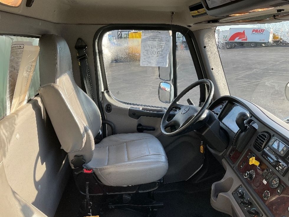 Medium Duty Box Truck-Light and Medium Duty Trucks-Freightliner-2021-M2-Coburg-OR-234,487\n\t\tmiles-$ 53,000 - Image 22