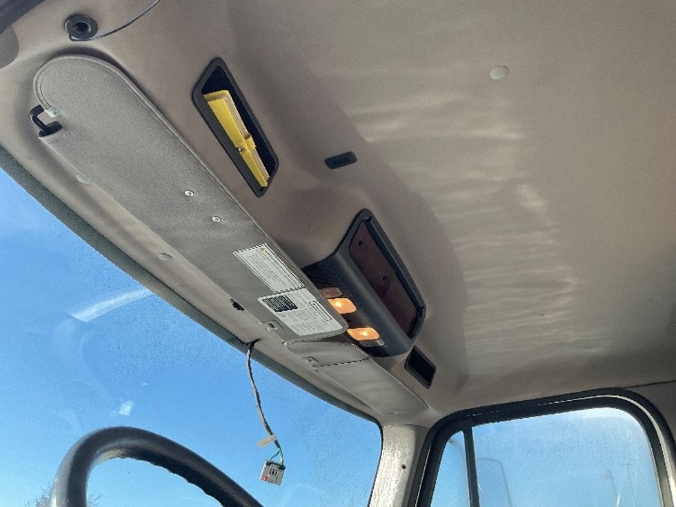 Medium Duty Box Truck-Light and Medium Duty Trucks-Freightliner-2021-M2-Coburg-OR-234,487\n\t\tmiles-$ 53,000 - Image 25