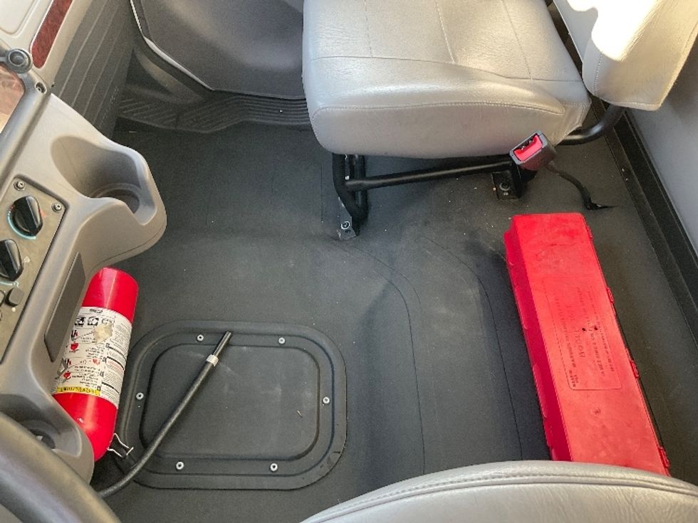 Medium Duty Box Truck-Light and Medium Duty Trucks-Freightliner-2021-M2-Coburg-OR-234,487\n\t\tmiles-$ 53,000 - Image 26