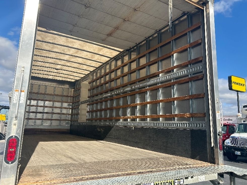 Medium Duty Box Truck-Light and Medium Duty Trucks-Freightliner-2021-M2-Columbus-OH-107,671\n\t\tmiles-$ 78,000 - Image 12