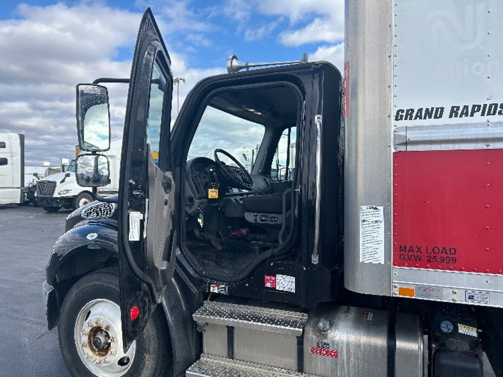 Medium Duty Box Truck-Light and Medium Duty Trucks-Freightliner-2021-M2-Columbus-OH-107,671\n\t\tmiles-$ 78,000 - Image 16