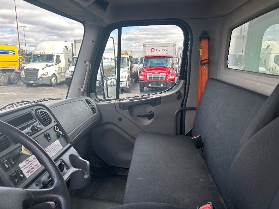 Medium Duty Box Truck-Light and Medium Duty Trucks-Freightliner-2021-M2-Columbus-OH-107,671\n\t\tmiles-$ 78,000 - Image 19