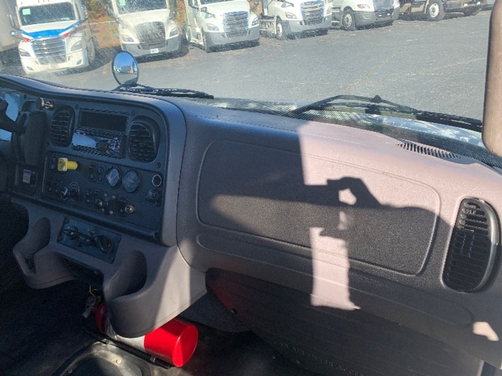 Medium Duty Box Truck-Light and Medium Duty Trucks-Freightliner-2021-M2-Concord-NC-137,803\n\t\tmiles-$ 76,000 - Image 21