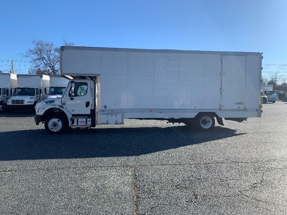 Medium Duty Box Truck-Light and Medium Duty Trucks-Freightliner-2021-M2-Concord-NC-137,803\n\t\tmiles-$ 76,000 - Image 4