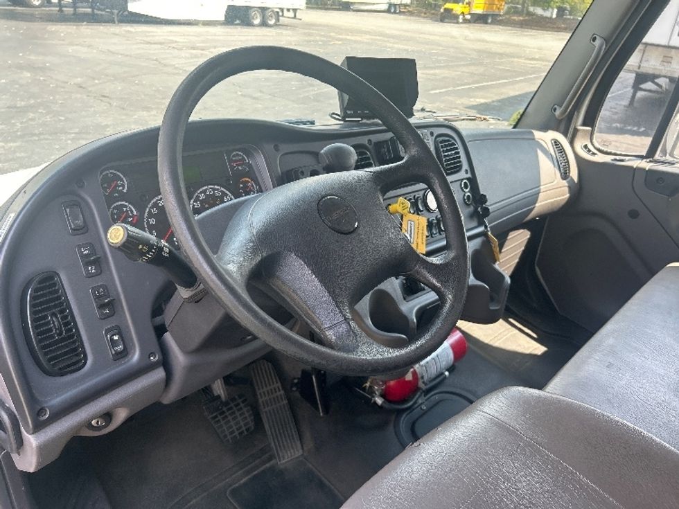 Medium Duty Box Truck-Light and Medium Duty Trucks-Freightliner-2021-M2-Concord-NC-158,079\n\t\tmiles-$ 50,750 - Image 16