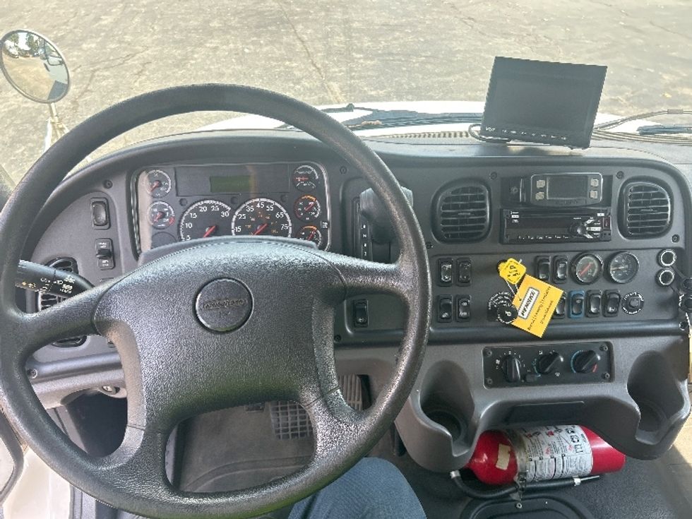 Medium Duty Box Truck-Light and Medium Duty Trucks-Freightliner-2021-M2-Concord-NC-158,079\n\t\tmiles-$ 50,750 - Image 17
