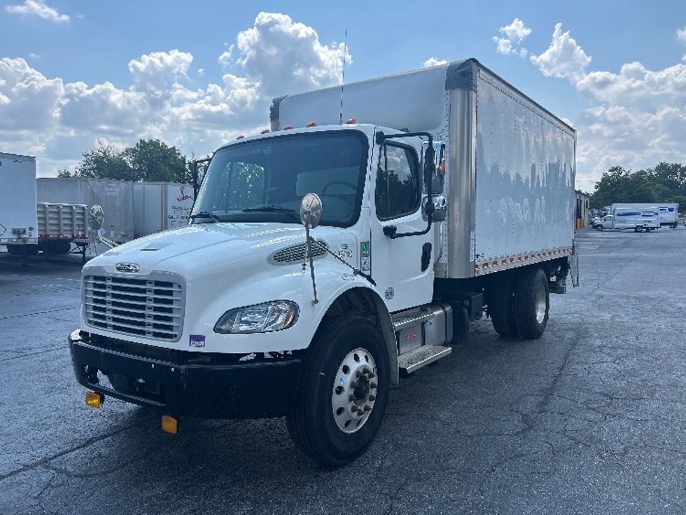 Medium Duty Box Truck-Light and Medium Duty Trucks-Freightliner-2021-M2-Concord-NC-158,079\n\t\tmiles-$ 50,750 - Image 3