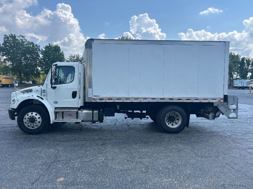 Medium Duty Box Truck-Light and Medium Duty Trucks-Freightliner-2021-M2-Concord-NC-158,079\n\t\tmiles-$ 50,750 - Image 4