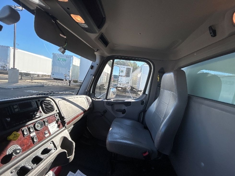 Medium Duty Box Truck-Light and Medium Duty Trucks-Freightliner-2021-M2-Concord-NC-206,761\n\t\tmiles-$ 55,000 - Image 19