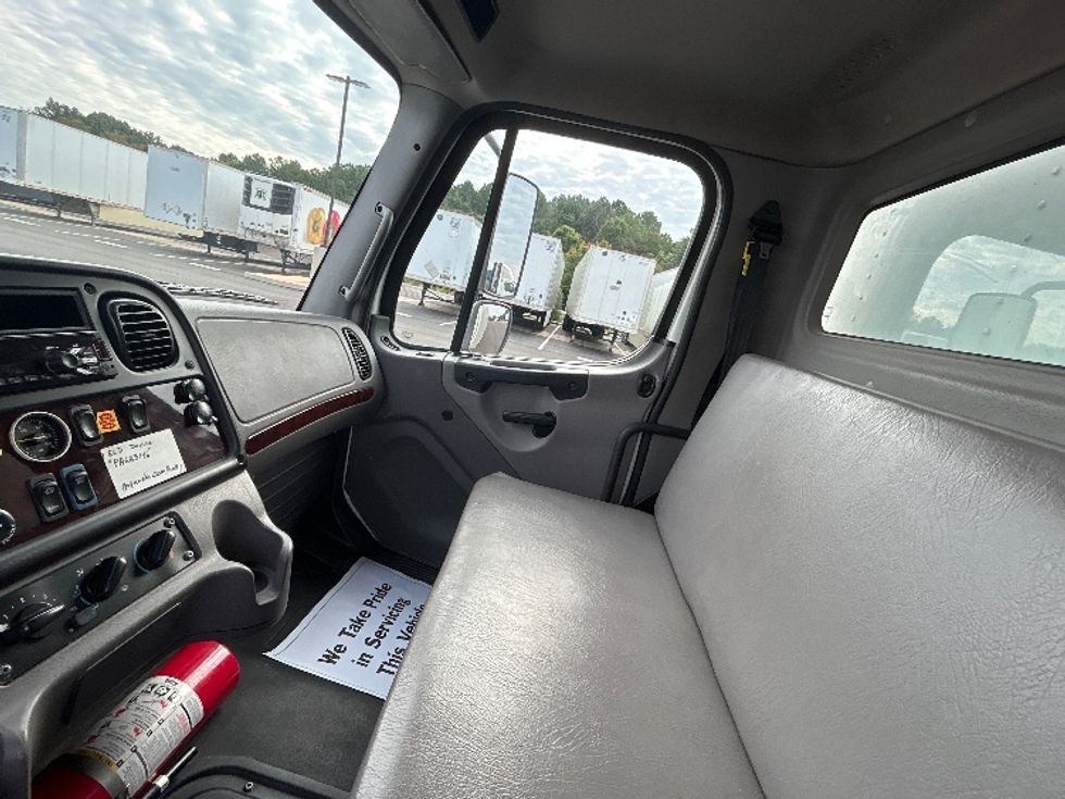Medium Duty Box Truck-Light and Medium Duty Trucks-Freightliner-2021-M2-Concord-NC-213,125\n\t\tmiles-$ 53,750 - Image 19