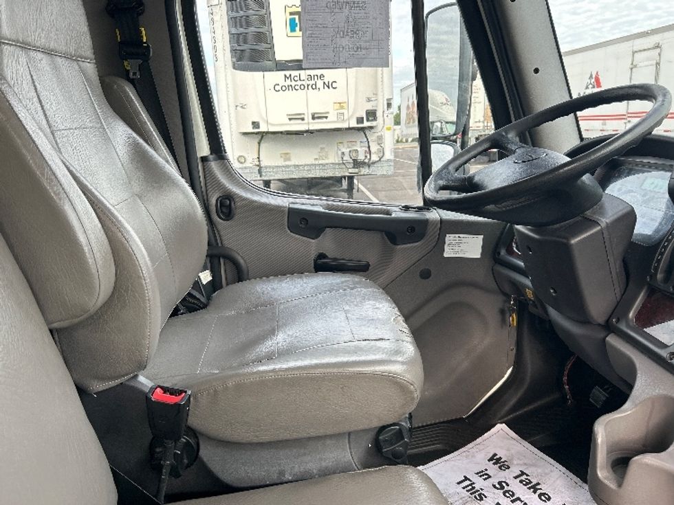 Medium Duty Box Truck-Light and Medium Duty Trucks-Freightliner-2021-M2-Concord-NC-213,125\n\t\tmiles-$ 53,750 - Image 22