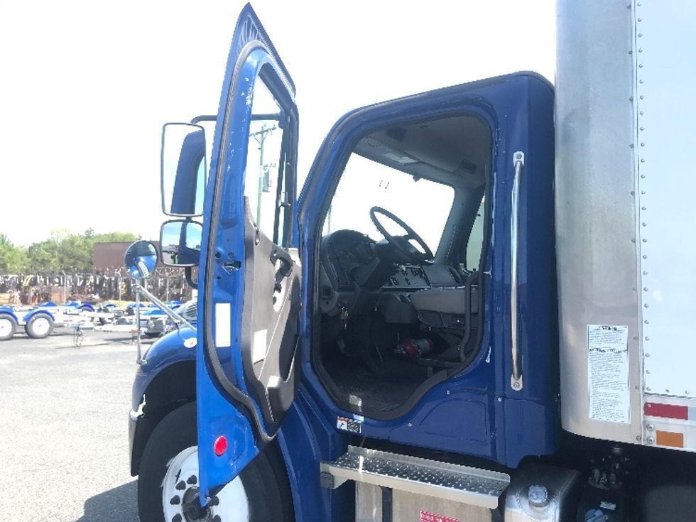 Medium Duty Box Truck-Light and Medium Duty Trucks-Freightliner-2021-M2-Concord-NC-250,477\n\t\tmiles-$ 42,000 - Image 12