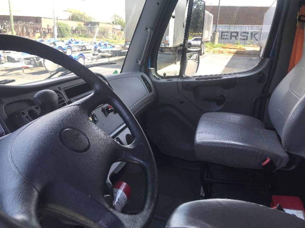 Medium Duty Box Truck-Light and Medium Duty Trucks-Freightliner-2021-M2-Concord-NC-250,477\n\t\tmiles-$ 42,000 - Image 16