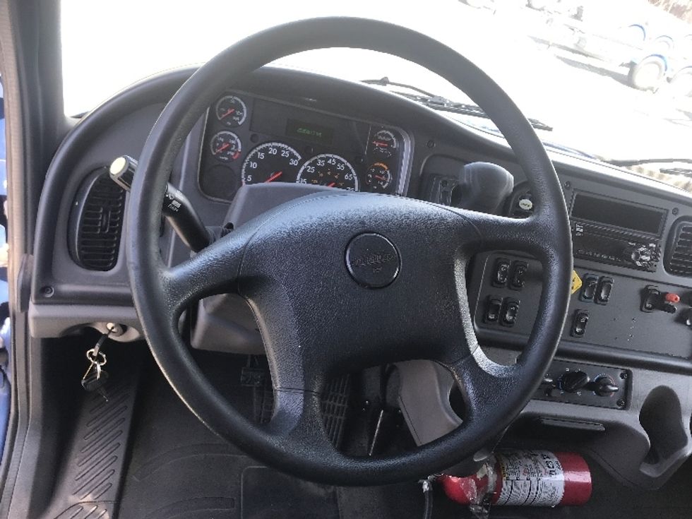 Medium Duty Box Truck-Light and Medium Duty Trucks-Freightliner-2021-M2-Concord-NC-250,477\n\t\tmiles-$ 42,000 - Image 17