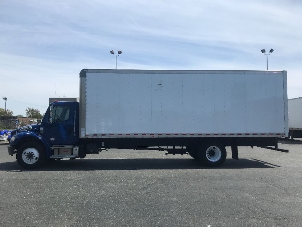 Medium Duty Box Truck-Light and Medium Duty Trucks-Freightliner-2021-M2-Concord-NC-250,477\n\t\tmiles-$ 42,000 - Image 4