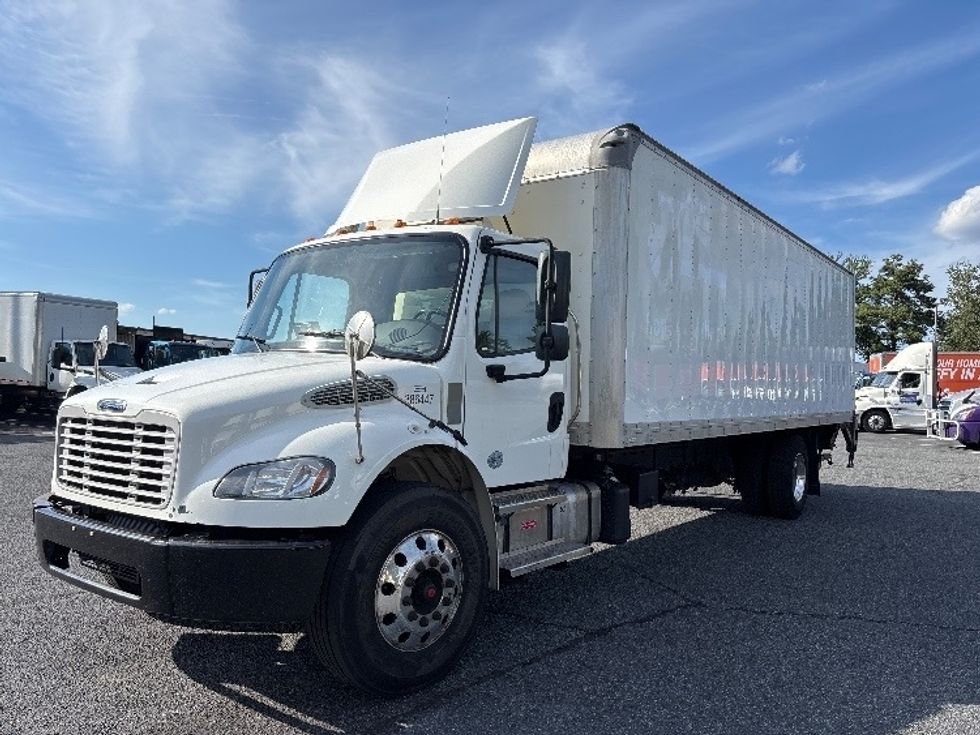 Medium Duty Box Truck-Light and Medium Duty Trucks-Freightliner-2021-M2-Concord-NC-293,603\n\t\tmiles-$ 41,500 - Image 1