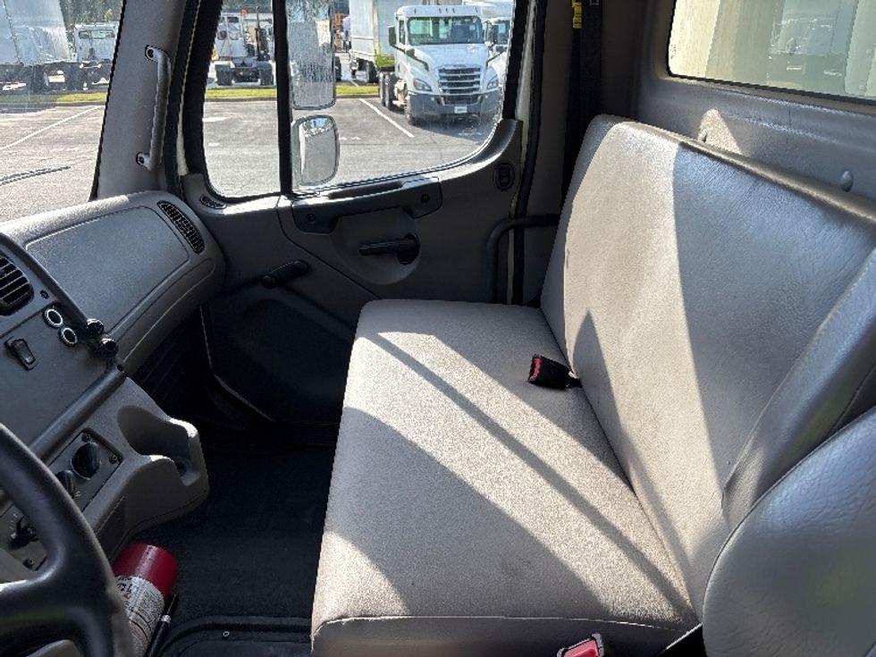 Medium Duty Box Truck-Light and Medium Duty Trucks-Freightliner-2021-M2-Concord-NC-293,603\n\t\tmiles-$ 41,500 - Image 18