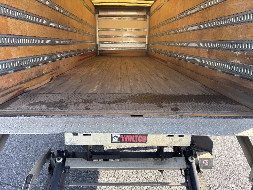 Medium Duty Box Truck-Light and Medium Duty Trucks-Freightliner-2021-M2-Concord-NC-293,603\n\t\tmiles-$ 41,500 - Image 9