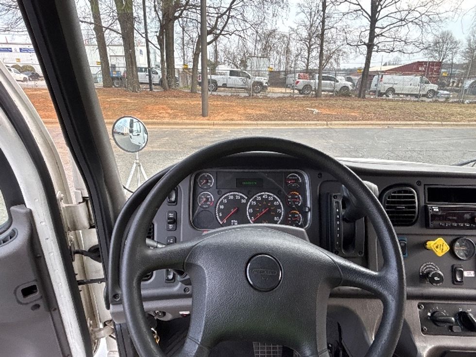 Medium Duty Box Truck-Light and Medium Duty Trucks-Freightliner-2021-M2-Concord-NC-310,621\n\t\tmiles-$ 34,750 - Image 18