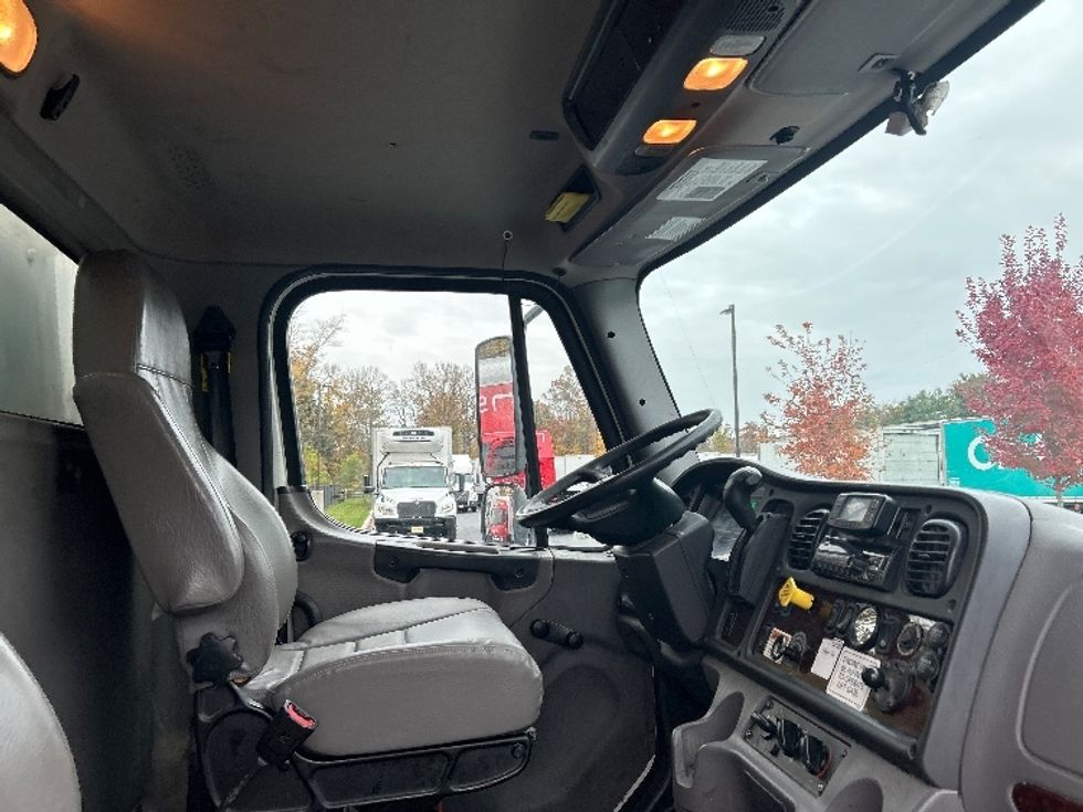 Medium Duty Box Truck-Light and Medium Duty Trucks-Freightliner-2021-M2-Cranbury-NJ-230,490\n\t\tmiles-$ 45,750 - Image 22