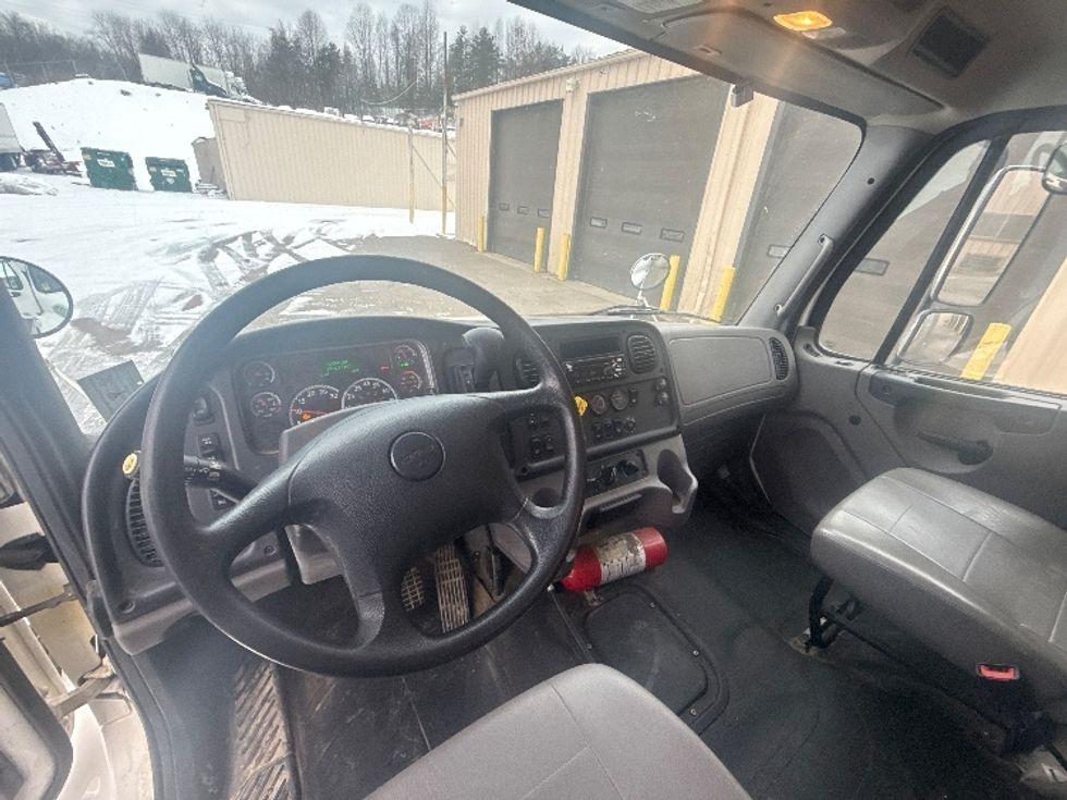 Medium Duty Box Truck-Light and Medium Duty Trucks-Freightliner-2021-M2-Cross Lanes-WV-150,119\n\t\tmiles-$ 63,000 - Image 18