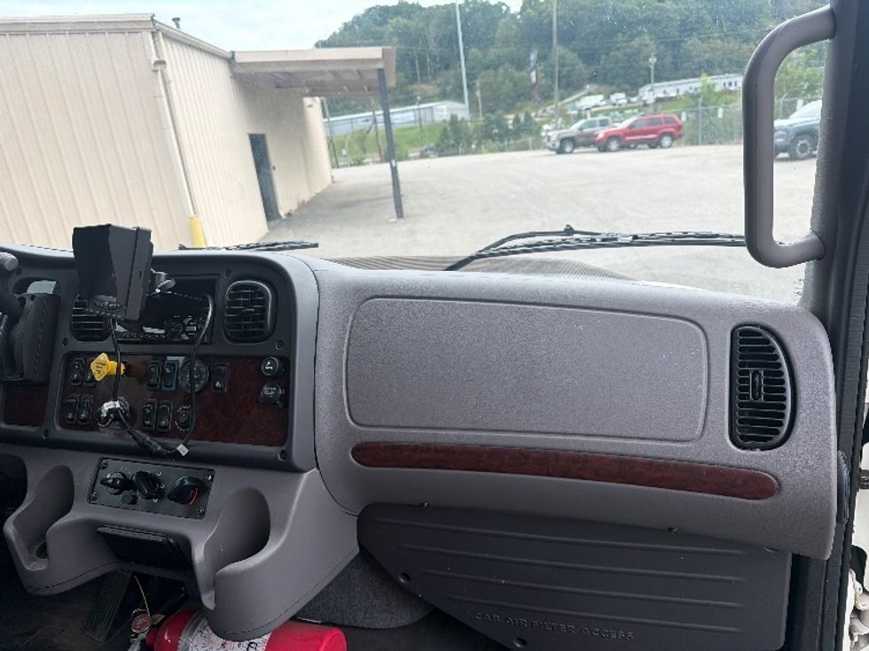 Medium Duty Box Truck-Light and Medium Duty Trucks-Freightliner-2021-M2-Cross Lanes-WV-94,645\n\t\tmiles-$ 57,750 - Image 21