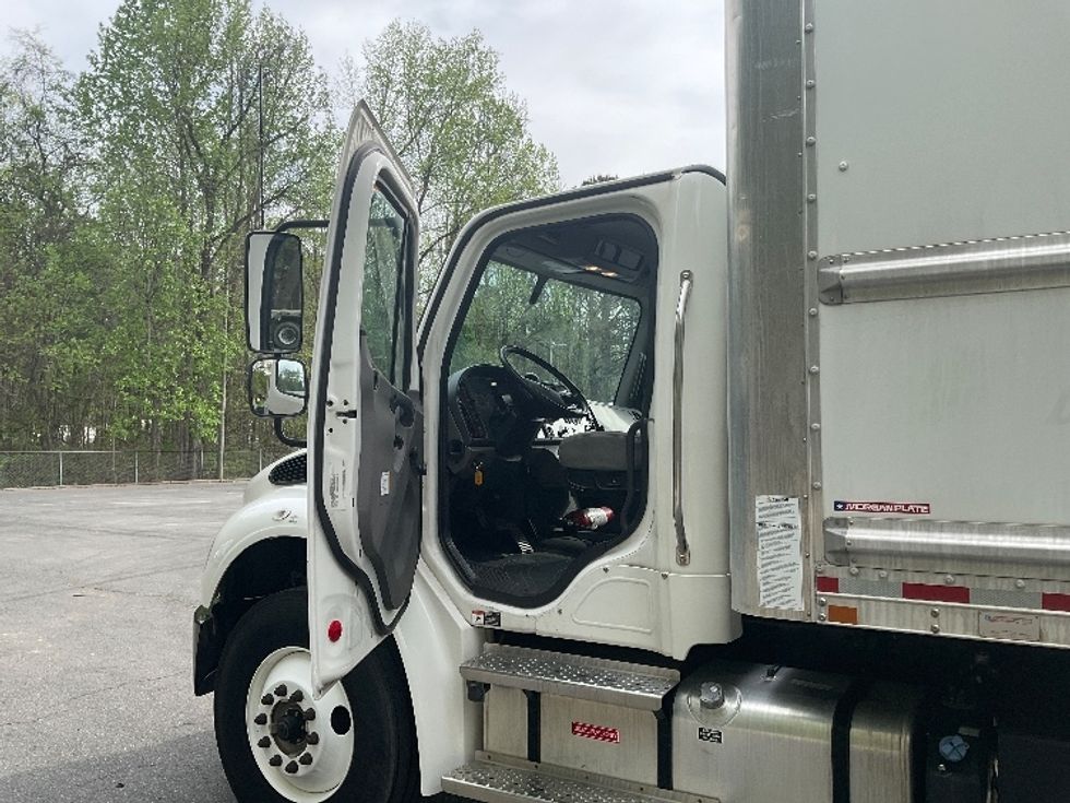 Medium Duty Box Truck-Light and Medium Duty Trucks-Freightliner-2021-M2-Dalton-GA-106,840\n\t\tmiles-$ 68,000 - Image 16