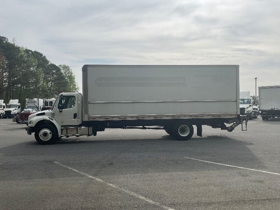 Medium Duty Box Truck-Light and Medium Duty Trucks-Freightliner-2021-M2-Dalton-GA-106,840\n\t\tmiles-$ 68,000 - Image 4