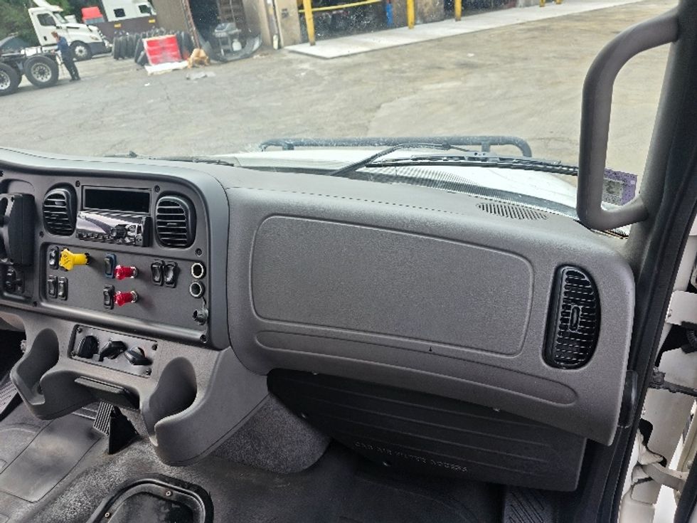 Medium Duty Box Truck-Light and Medium Duty Trucks-Freightliner-2021-M2-Dayton-NJ-90,619\n\t\tmiles-$ 60,000 - Image 21