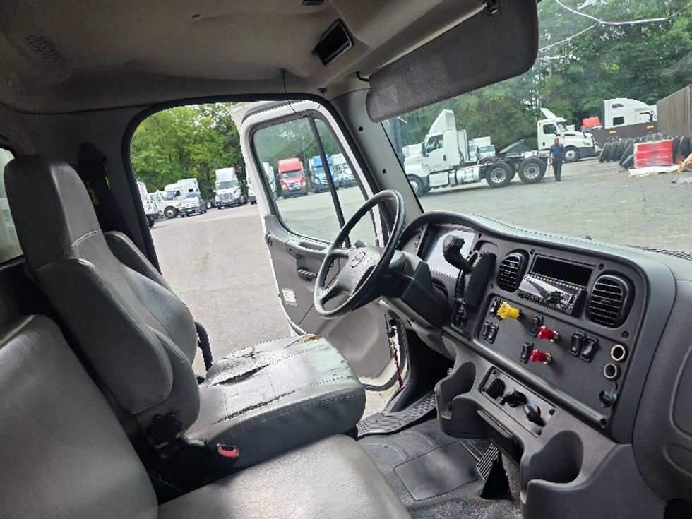 Medium Duty Box Truck-Light and Medium Duty Trucks-Freightliner-2021-M2-Dayton-NJ-90,619\n\t\tmiles-$ 60,000 - Image 22
