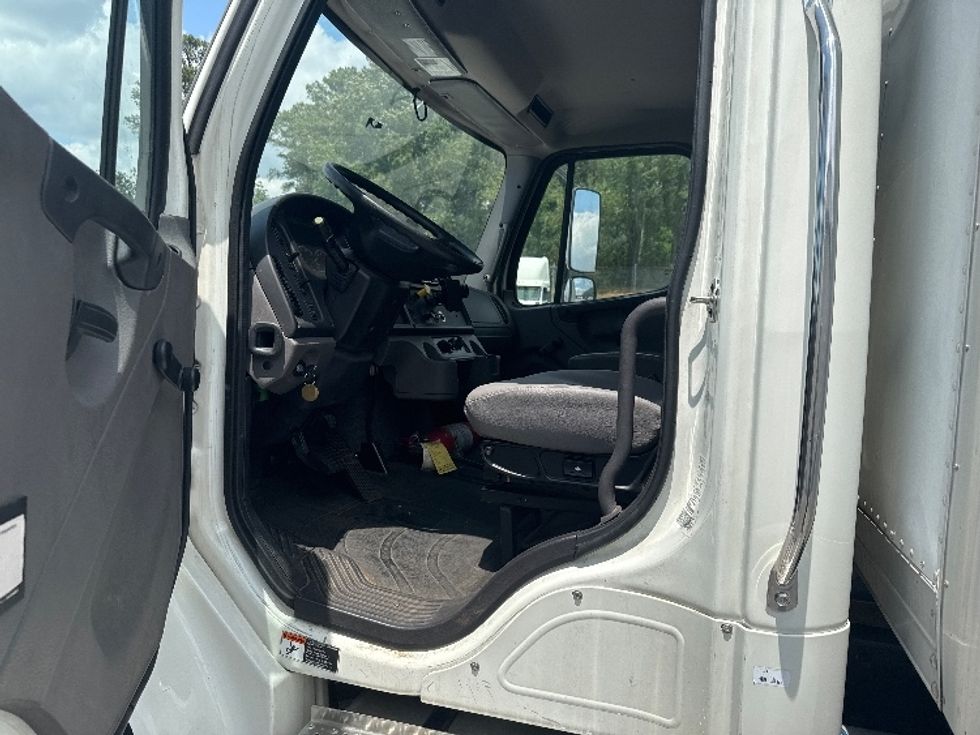 Medium Duty Box Truck-Light and Medium Duty Trucks-Freightliner-2021-M2-Decatur-AL-109,785\n\t\tmiles-$ 72,500 - Image 16