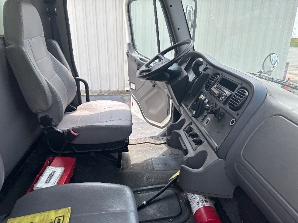 Medium Duty Box Truck-Light and Medium Duty Trucks-Freightliner-2021-M2-Decatur-AL-109,785\n\t\tmiles-$ 72,500 - Image 22