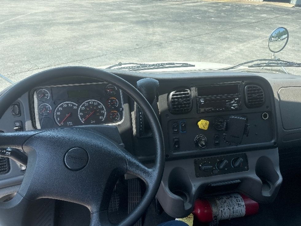 Medium Duty Box Truck-Light and Medium Duty Trucks-Freightliner-2021-M2-Decatur-AL-110,015\n\t\tmiles-$ 72,500 - Image 17