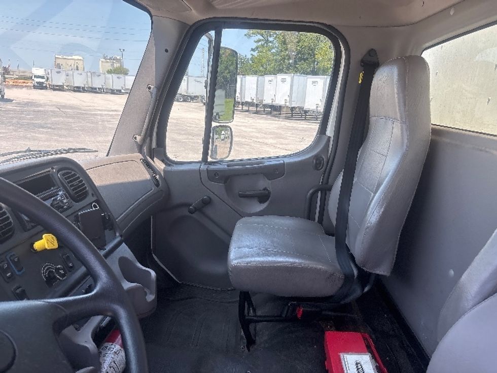 Medium Duty Box Truck-Light and Medium Duty Trucks-Freightliner-2021-M2-Decatur-AL-110,015\n\t\tmiles-$ 72,500 - Image 18