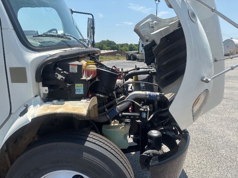 Medium Duty Box Truck-Light and Medium Duty Trucks-Freightliner-2021-M2-Decatur-AL-110,015\n\t\tmiles-$ 72,500 - Image 22