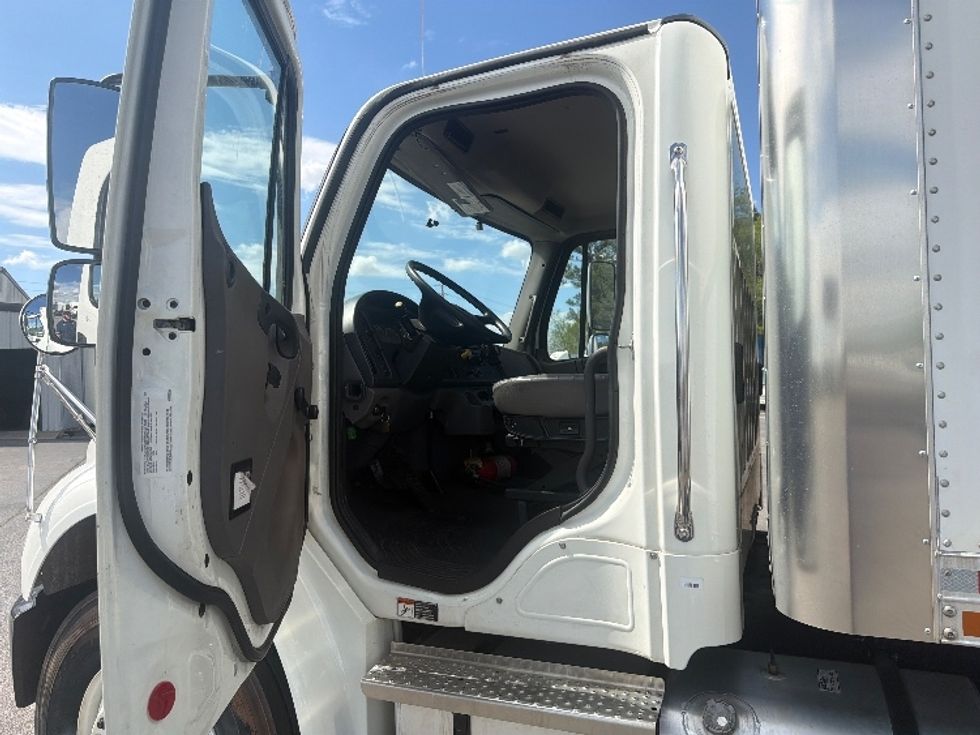 Medium Duty Box Truck-Light and Medium Duty Trucks-Freightliner-2021-M2-Decatur-AL-110,624\n\t\tmiles-$ 75,500 - Image 16
