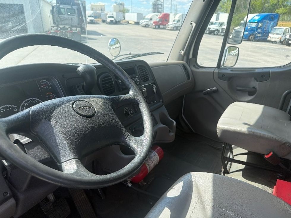 Medium Duty Box Truck-Light and Medium Duty Trucks-Freightliner-2021-M2-Decatur-AL-110,624\n\t\tmiles-$ 75,500 - Image 17