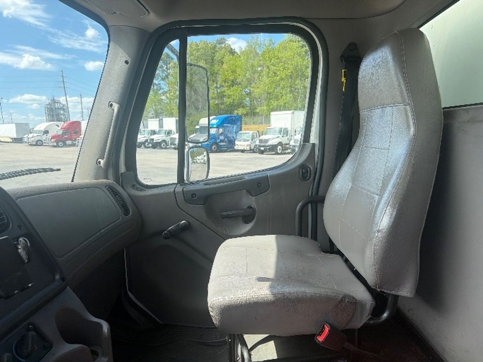 Medium Duty Box Truck-Light and Medium Duty Trucks-Freightliner-2021-M2-Decatur-AL-110,624\n\t\tmiles-$ 75,500 - Image 19