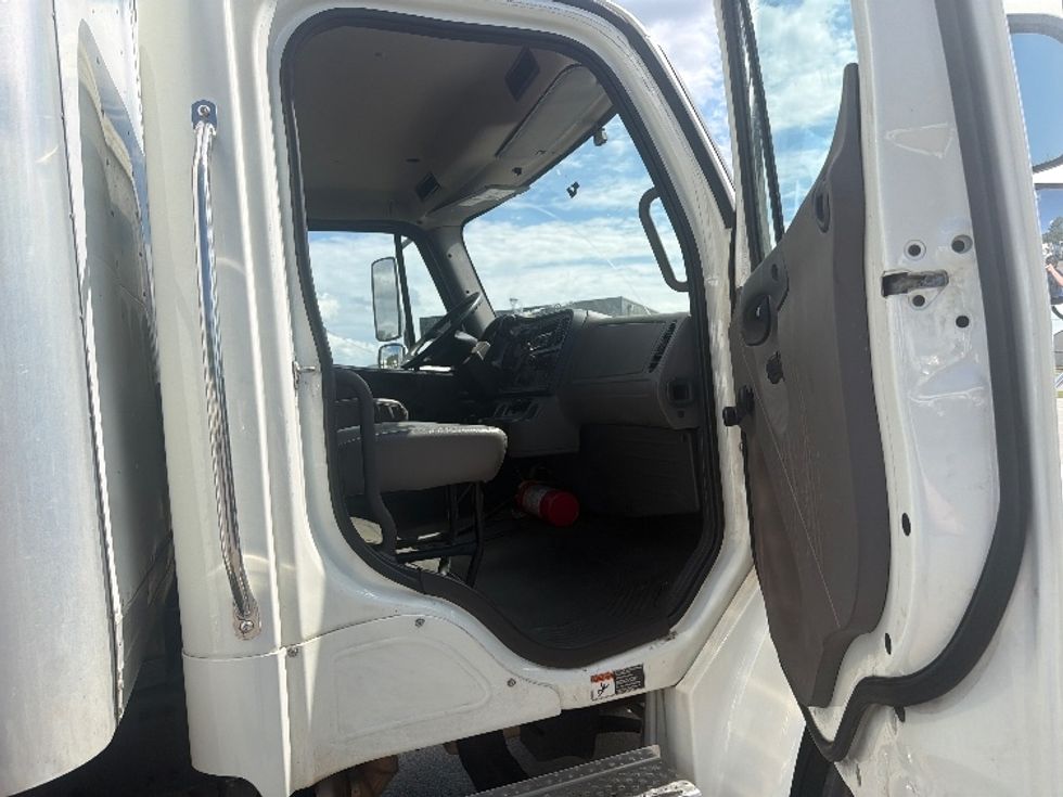Medium Duty Box Truck-Light and Medium Duty Trucks-Freightliner-2021-M2-Decatur-AL-110,624\n\t\tmiles-$ 75,500 - Image 20