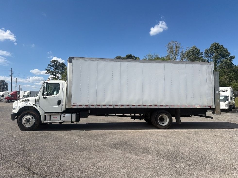 Medium Duty Box Truck-Light and Medium Duty Trucks-Freightliner-2021-M2-Decatur-AL-110,624\n\t\tmiles-$ 75,500 - Image 4