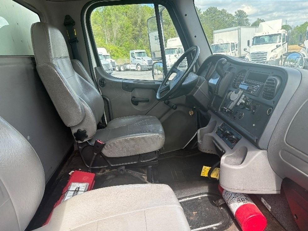Medium Duty Box Truck-Light and Medium Duty Trucks-Freightliner-2021-M2-Decatur-AL-114,580\n\t\tmiles-$ 75,000 - Image 22