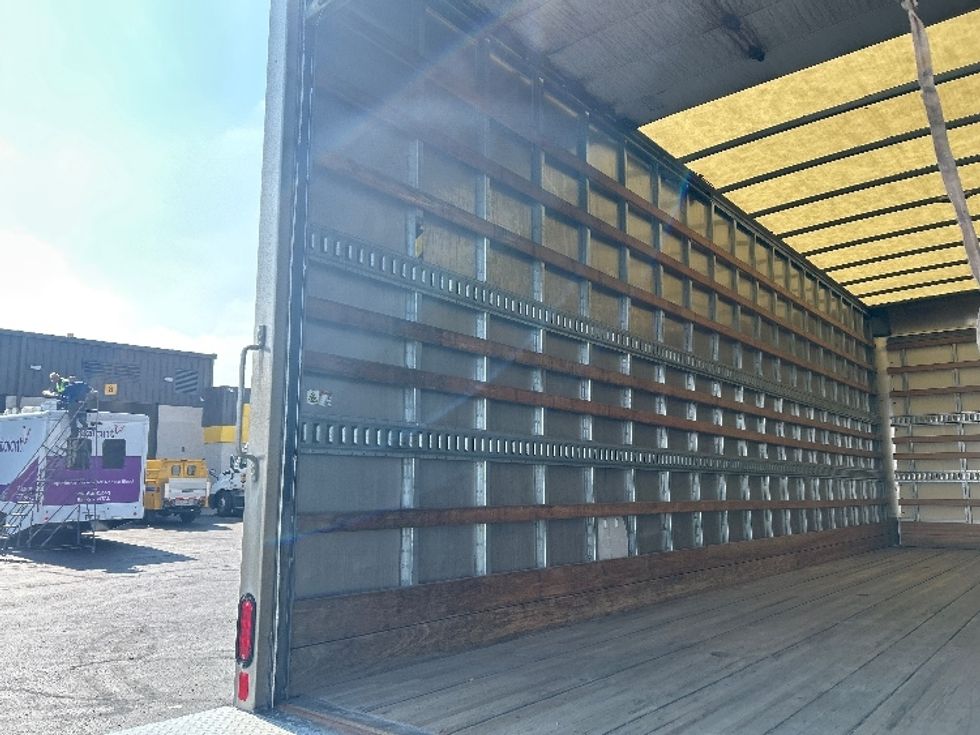 Medium Duty Box Truck-Light and Medium Duty Trucks-Freightliner-2021-M2-Denver-CO-196,715\n\t\tmiles-$ 61,000 - Image 11