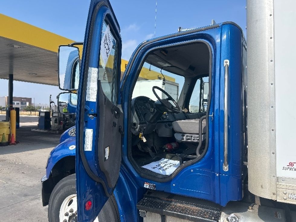 Medium Duty Box Truck-Light and Medium Duty Trucks-Freightliner-2021-M2-Denver-CO-196,715\n\t\tmiles-$ 61,000 - Image 16